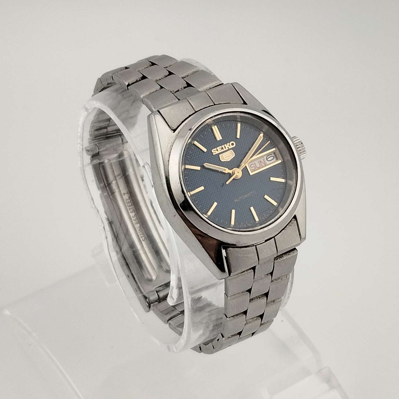 Seiko Automatic, Silver Tone Series 5 Watch, Date and Day, Navy Dial, Bracelet Strap