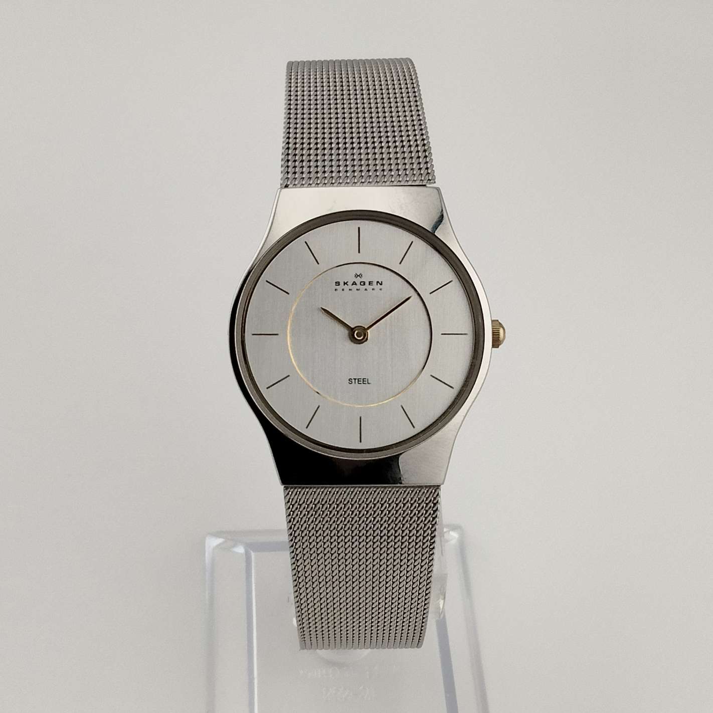 Skagen Unisex Silver Tone Watch, Gold Tone Details, Adjustable Mesh Strap