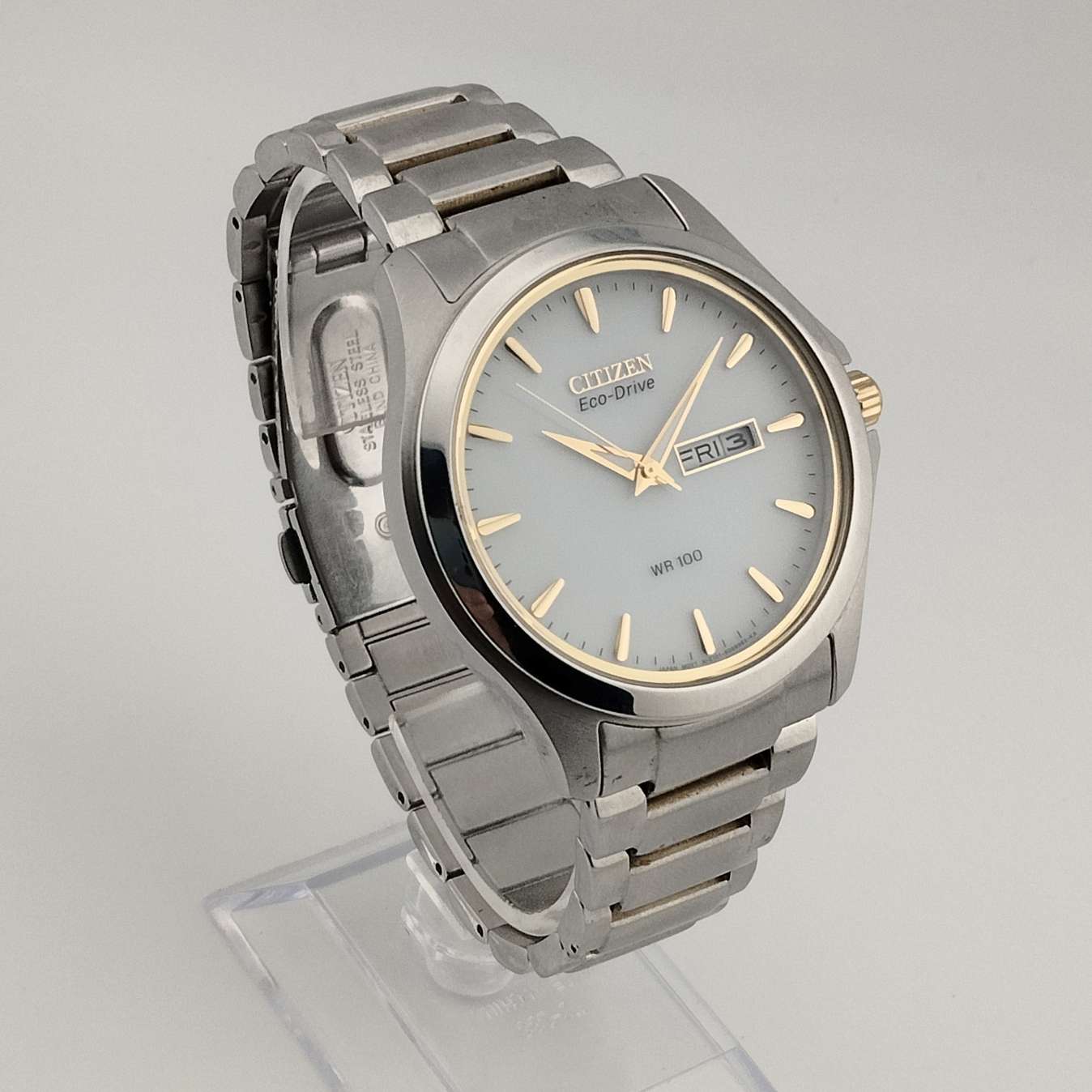 Citizen Men's "Eco Drive" Silver Tone Watch, Gold Tone Details, Date and Day, Bracelet Strap