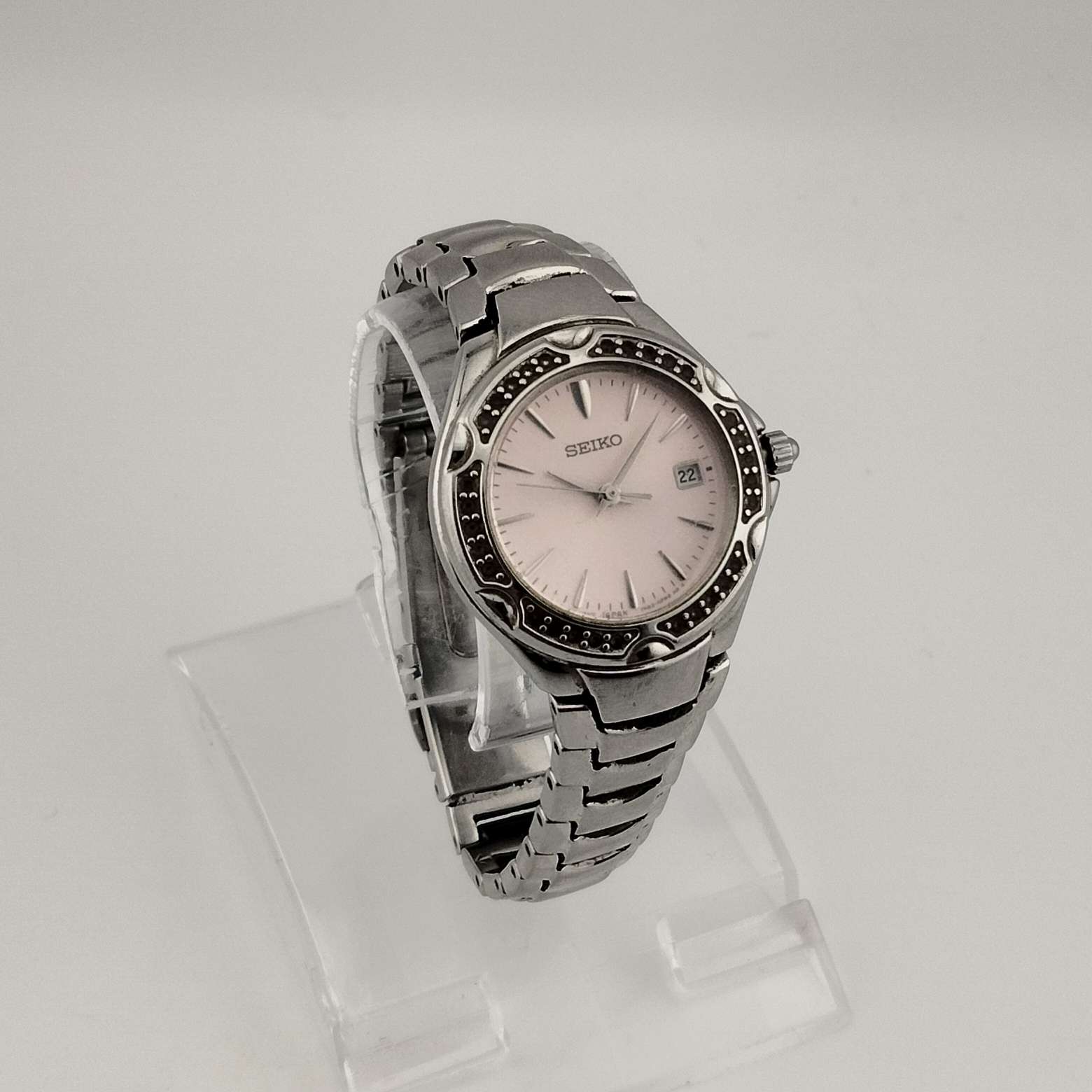 Seiko Women's Silver Tone Watch, Circular Pink Dial, Date Window, Bracelet Strap