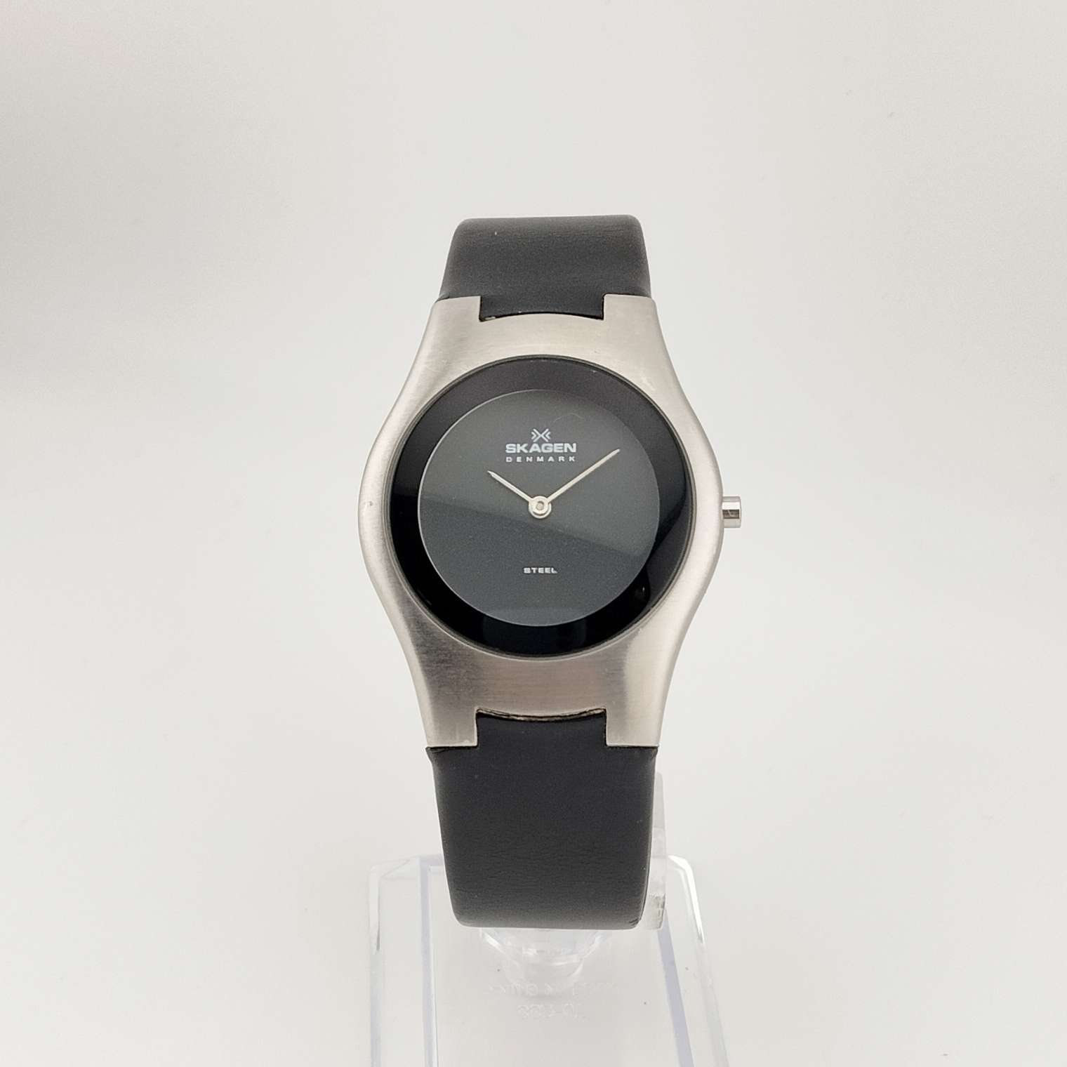 Skagen Men's Silver Tone Watch, Minimal Round Black Dial, Black Adjustable Black Rubber Strap