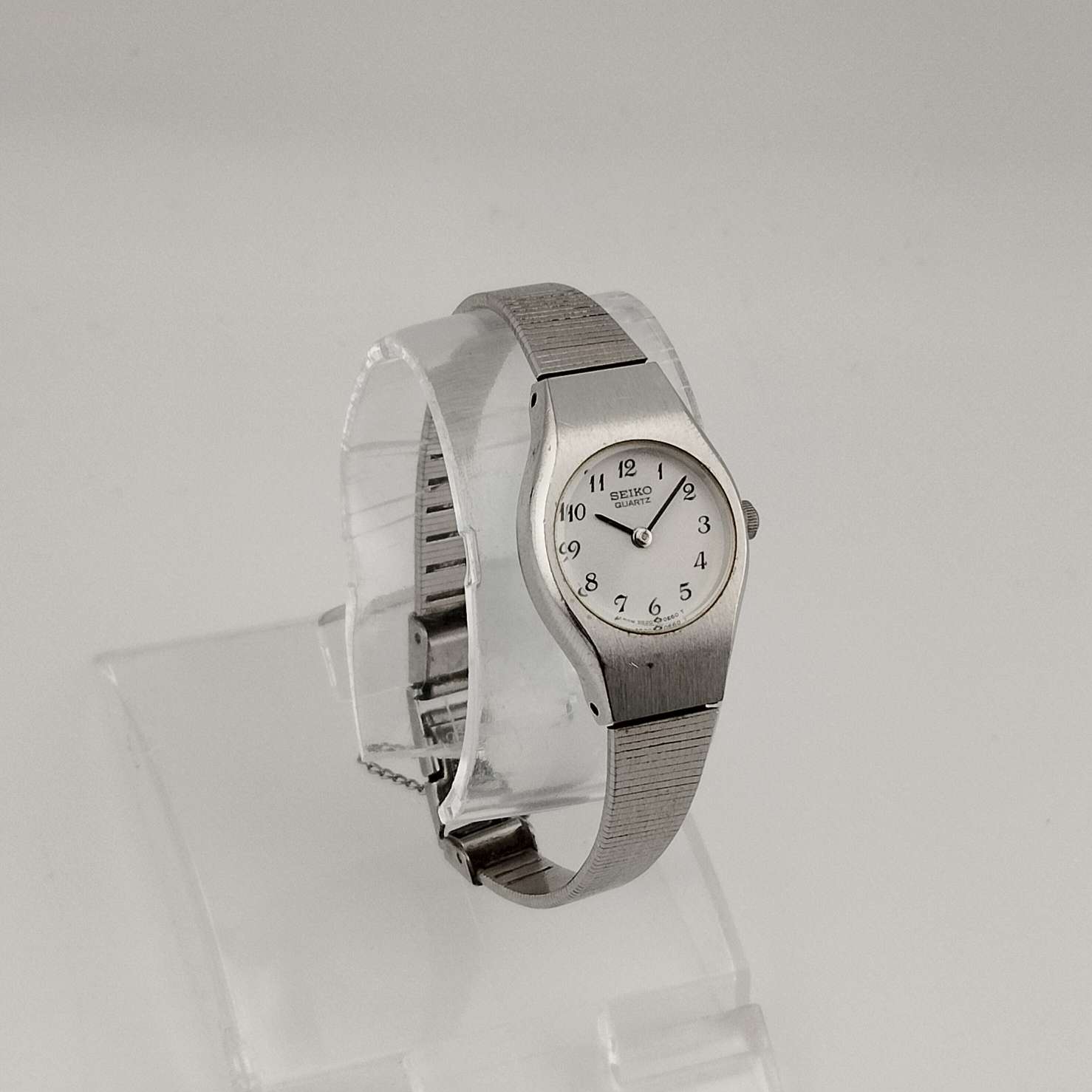 Seiko Women's Quartz Watch, Silver Tone, Circular White Dial, Bracelet Strap